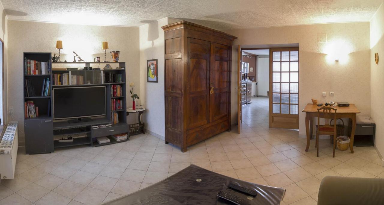 Le Loup Qui Dort Bed & Breakfast Longwy-sur-le-Doubs Exterior foto